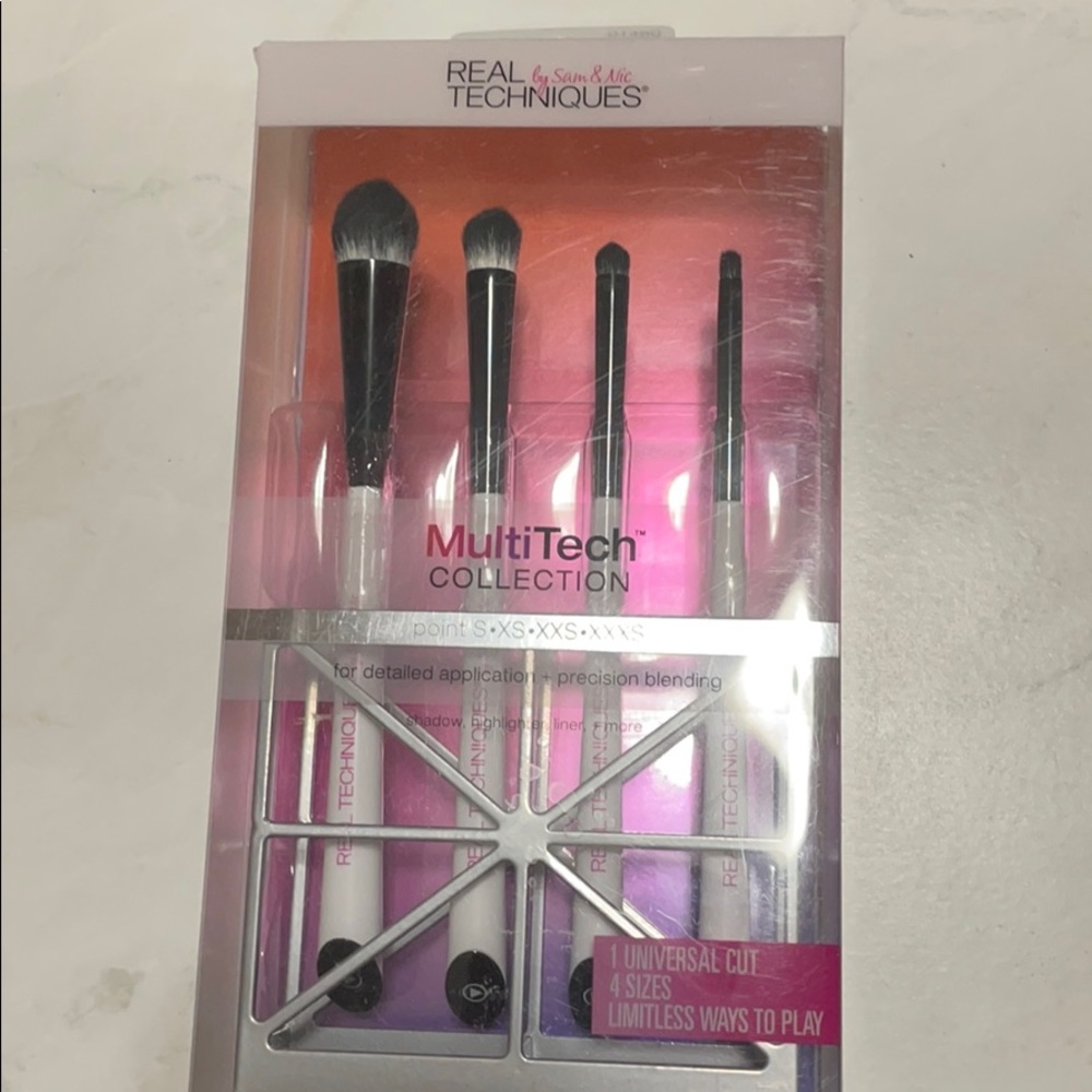 REAL TECHNIQUES BRUSH SET